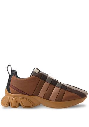 Burberry checked low-top sneakers - Brown
