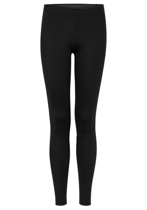 https://cdn-images.milanstyle.com/fit-in/295x420/filters:quality(100)/filters:fill(white)/spree/images/attachments/010/800/283/original/balenciaga-logo-print-leggings-black-6-harvey-nichols-photo.jpg
