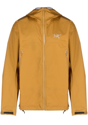 Arc'teryx embroidered-logo tonal lightweight jacket - Yellow