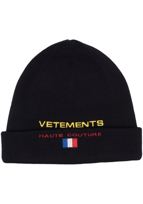 VETEMENTS embroidered-logo detail beanie - Blue