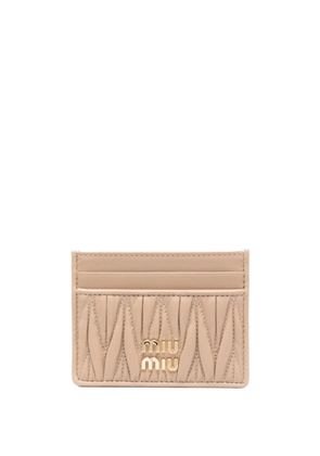Miu Miu logo-plaque matelassé cardholder - Neutrals
