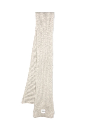 UGG logo-patch chunky-knit scarf - Grey