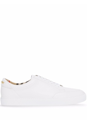 Burberry logo-detail low-top sneakers - White
