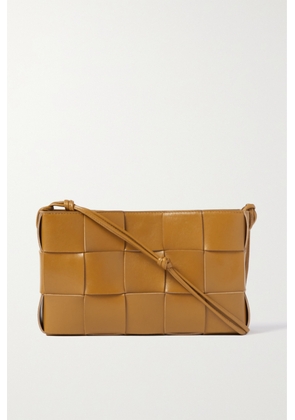 Bottega Veneta - Intrecciato Leather Shoulder Bag - Brown - One size