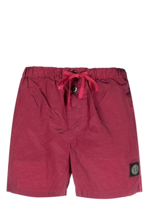 Stone Island logo-patch crinkled shorts - Red