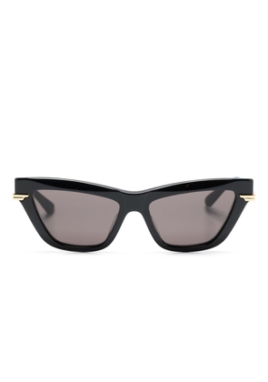 Bottega Veneta Eyewear cat eye-frame sunglasses - Black