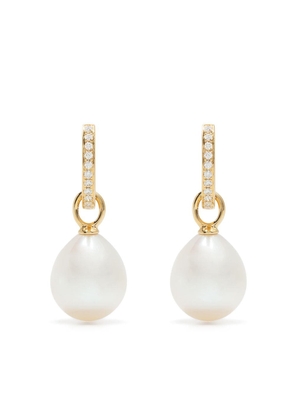 Kiki McDonough 18kt yellow gold Classics pearl and diamond drop earrings - White