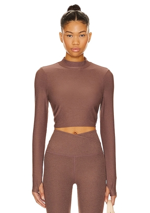 Beyond Yoga Featherweight Moving On Cropped Top in Brown. Size M, S, XL, XS.
