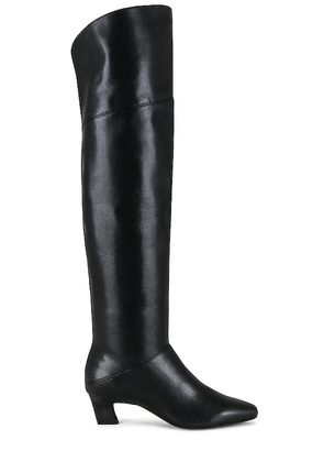 INTENTIONALLY BLANK Deluca Boot in Black. Size 7, 8.