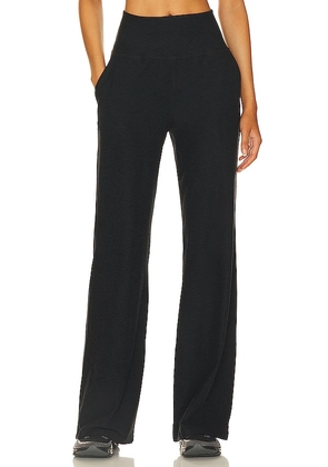 Beyond Yoga Easy Cropped Wide Leg Pant in Charcoal. Size M, S, XL, XS.