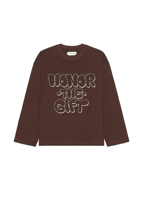 Honor The Gift Amp'd Up Tee in Brown. Size M, S.