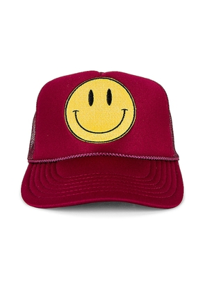Friday Feelin Smiley Hat in Burgundy.