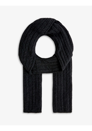 Large cable-knit scarf