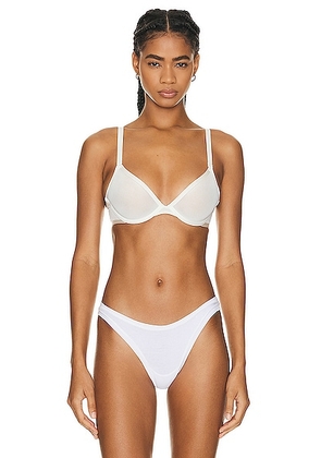 https://cdn-images.milanstyle.com/fit-in/295x420/filters:quality(100)/filters:fill(white)/spree/images/attachments/014/172/456/original/cuup-mesh-plunge-bra-in-salt-white-size-36b-also-in-36c-38b-38c-38d-fwrd-photo.jpg