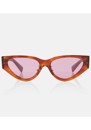 Miu Miu Logo cat-eye sunglasses
