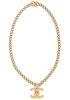 chanel Chanel 1996 CC Turnlock Pendant Necklace in Gold - Metallic Gold. Size all.