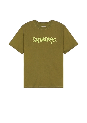 SATURDAYS NYC Signature Logo Short Sleeve Tee in Olive. Size XL/1X.