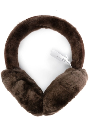 UGG logo-embroidered shearling ear muffs - Brown
