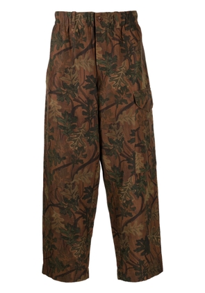 YMC cropped leaf-print trousers - Brown