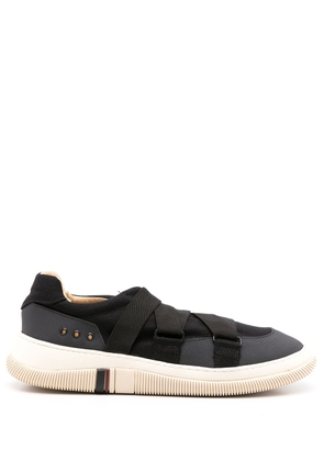 Osklen crossover-strap low top trainers - Black