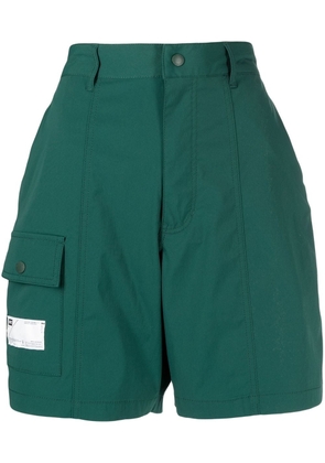 CHOCOOLATE logo-patch technical shorts - Green