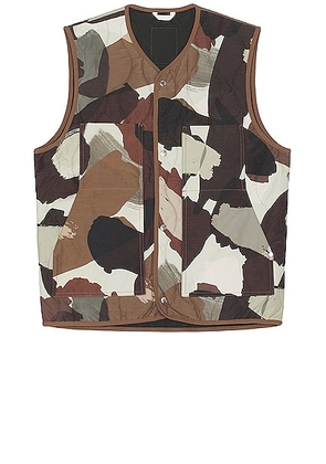 Norse Projects Peter Camo Nylon Insulated Vest in Espresso - Brown. Size M (also in L, S, XL/1X).