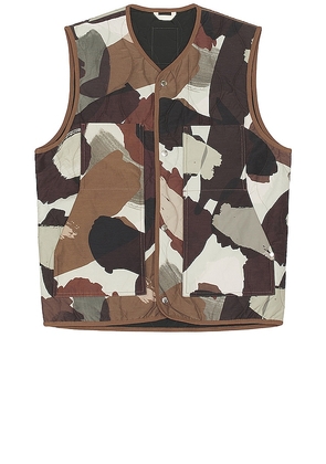 Norse Projects Peter Camo Nylon Insulated Vest in Brown. Size L, S, XL/1X.