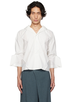 132 5. ISSEY MIYAKE White Standard Shirt