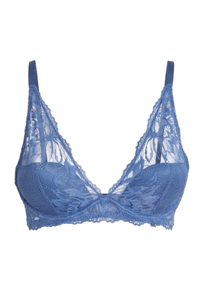https://cdn-images.milanstyle.com/fit-in/295x420/filters:quality(100)/filters:fill(white)/spree/images/attachments/015/496/073/original/calvin-klein-seductive-comfort-light-plunge-bra-harrods-photo.jpg