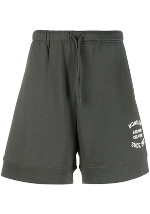 Moncler logo-embroidered track shorts - Grey