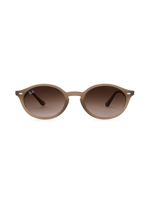 Ray-Ban Oval Sunglasses in Brown.