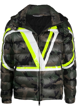 Valentino Garavani VLOGO camouflage quilted puffer jacket - Green