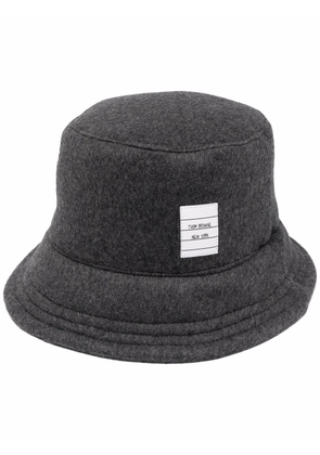 Thom Browne logo-patch cashmere bucket hat - Grey