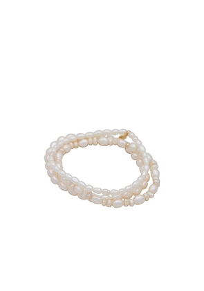 SHASHI Anais Bracelet Set in Ivory.