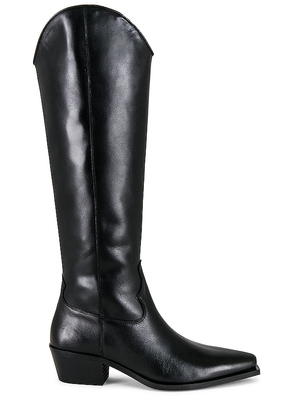 Feners Ever-y Day Boot in Black. Size 35, 39, 40.