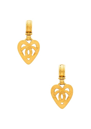chanel Chanel Coco Mark Dangling Heart Clip On Earrings in Light Gold - Metallic Gold. Size all.