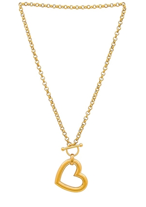Amber Sceats Oversized Heart Chain Necklace in Metallic Gold.