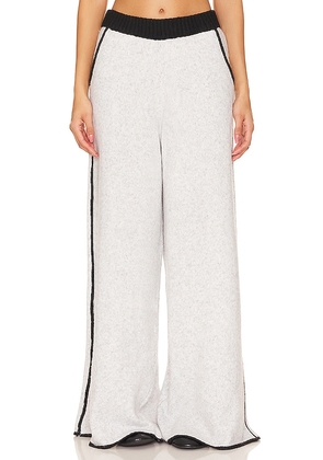 WeWoreWhat Piped Wide Leg Pull On Knit Pant in Grey. Size L, M, XS.