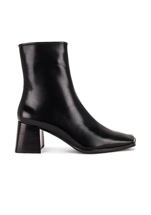 Jeffrey Campbell Slique Boot in Black. Size 7.5, 8, 10.