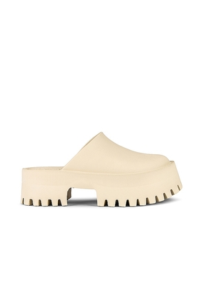 Jeffrey Campbell Clogge Clog in Beige. Size 9.