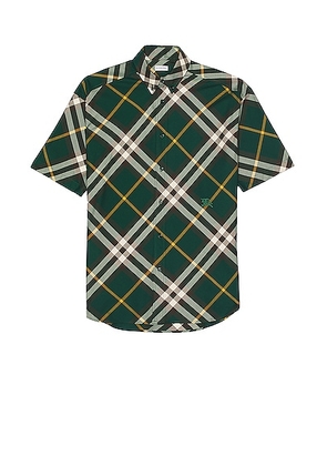 Burberry Short Sleeve Check Pattern Shirt in Ivy Ip Check - Green. Size M (also in L, S, XL/1X).