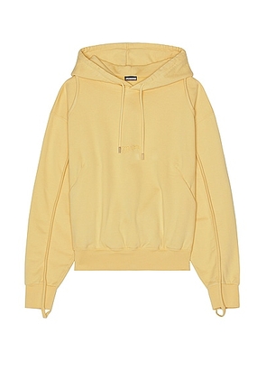 JACQUEMUS Le Sweatshirt Camargue in Yellow - Yellow. Size S (also in M, XL/1X).