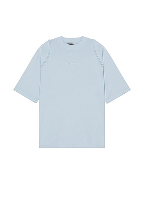 JACQUEMUS Le T-Shirt Camargue in Light Blue - Baby Blue. Size S (also in M, XL/1X).