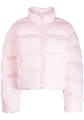 Alexander Wang reflective-logo cropped puffer jacket - Pink