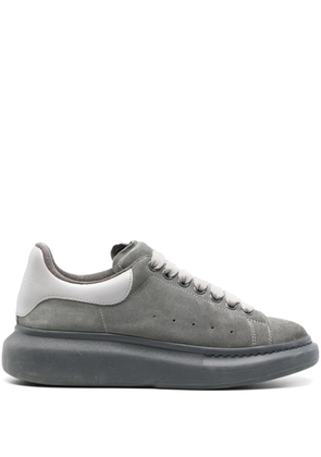 Alexander McQueen Pre-Owned Oversized suede sneakers - Grey