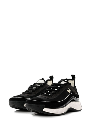 CHANEL Pre-Owned CC chunky lace-up sneakers - Black