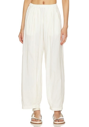 Free People To The Sky Parachute Pant in White. Size L.