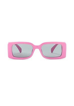 Gucci Chaise Longue Rectangular Sunglasses in Pink.