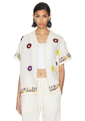 HARAGO Vintage Floral Embroidered Shirt in Off White - White. Size M (also in S).