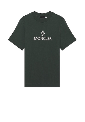 Moncler Short Sleeve Logo T-shirt in Kombu Green - Green. Size S (also in XL/1X).